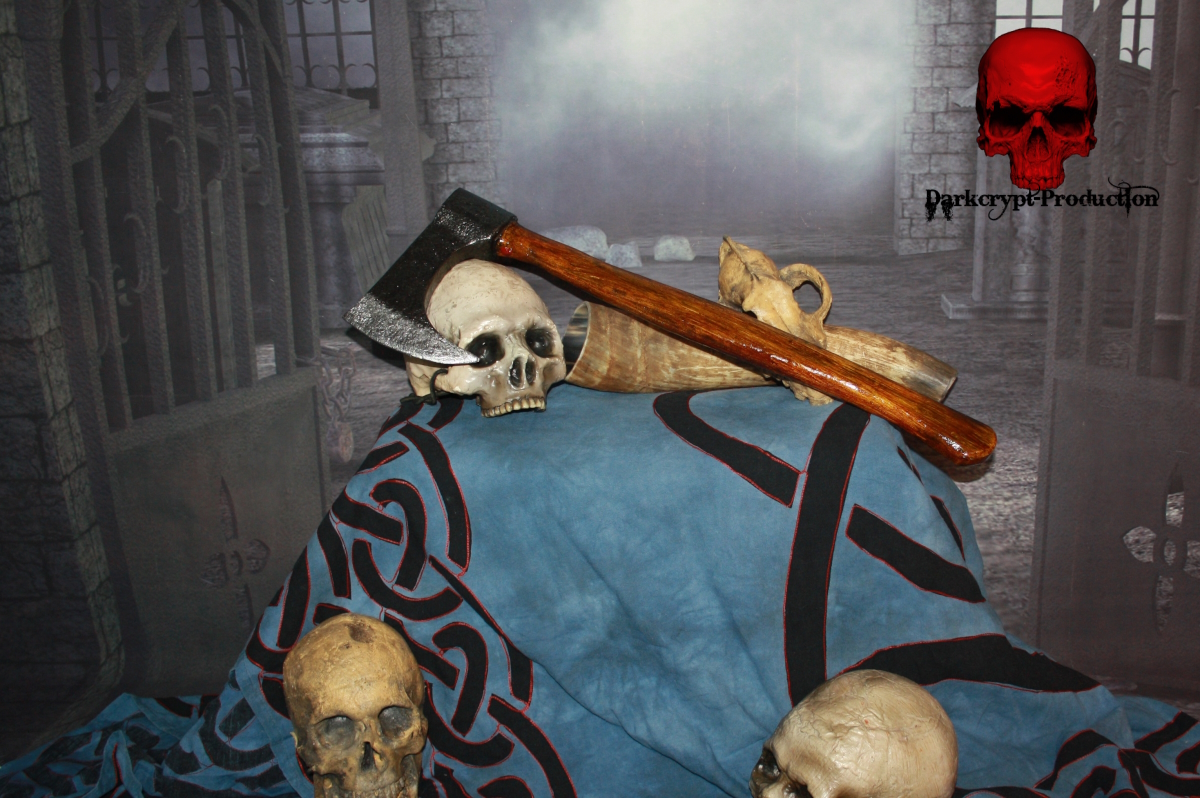 Battle ax type 3 one-handed