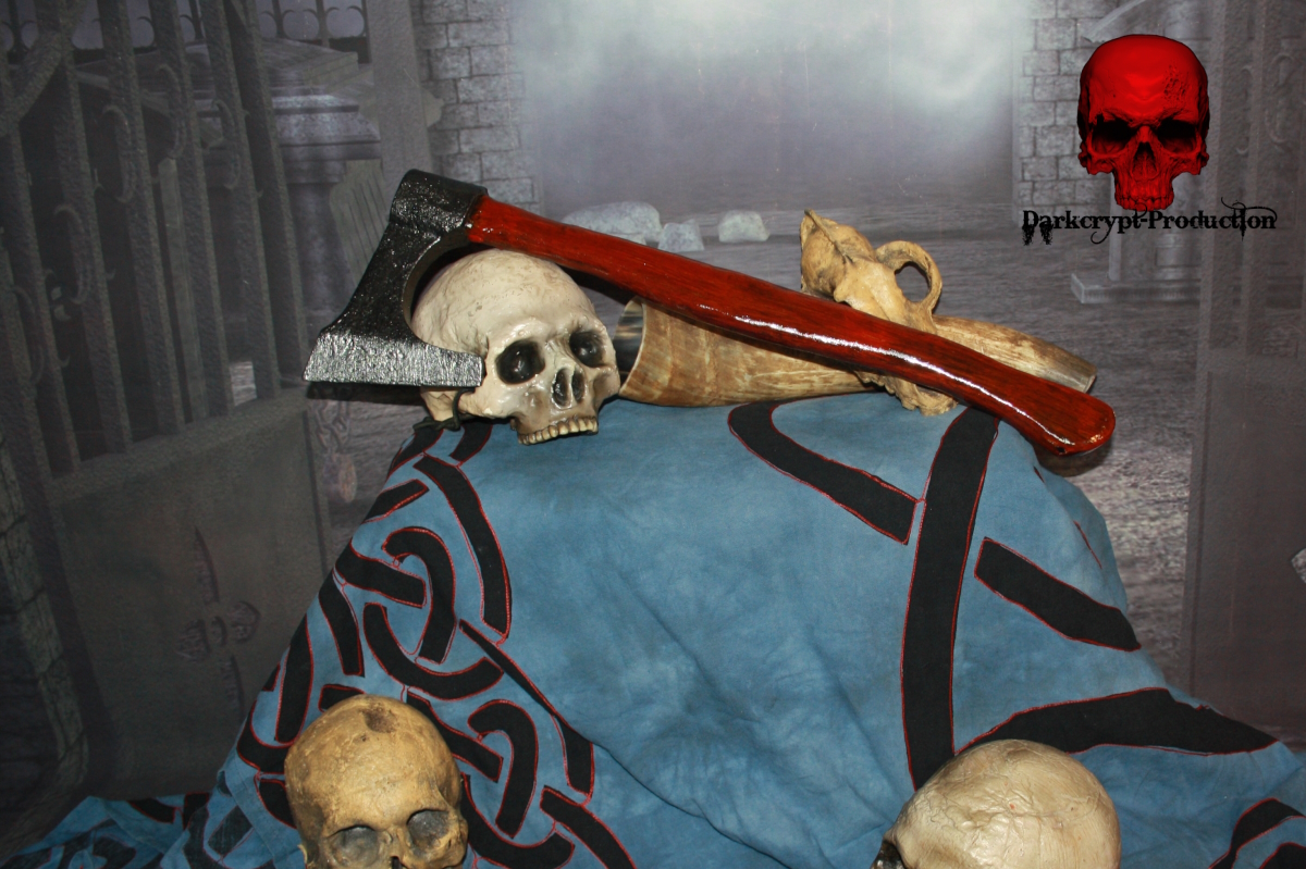 Battle ax type 4 one-handed
